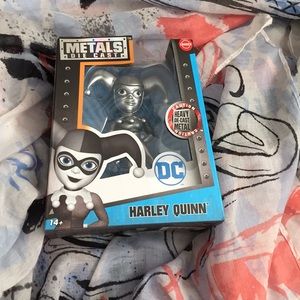 Harley Quinn Metal figure